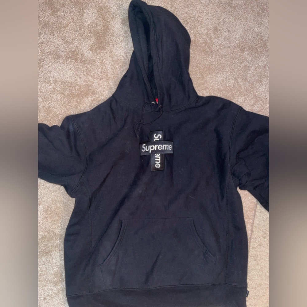 Black supreme sweatshirt
